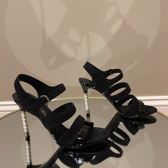 Chanel Interlocking CC Pearl heel sandals sz 39.5 - Picture 13 of 16